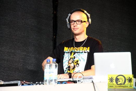 Skarra Mucci (Jam) with Dee Buzz Sound 17. Reggae Jam Festival - Bersenbrueck 06. August 2011 (6).JPG